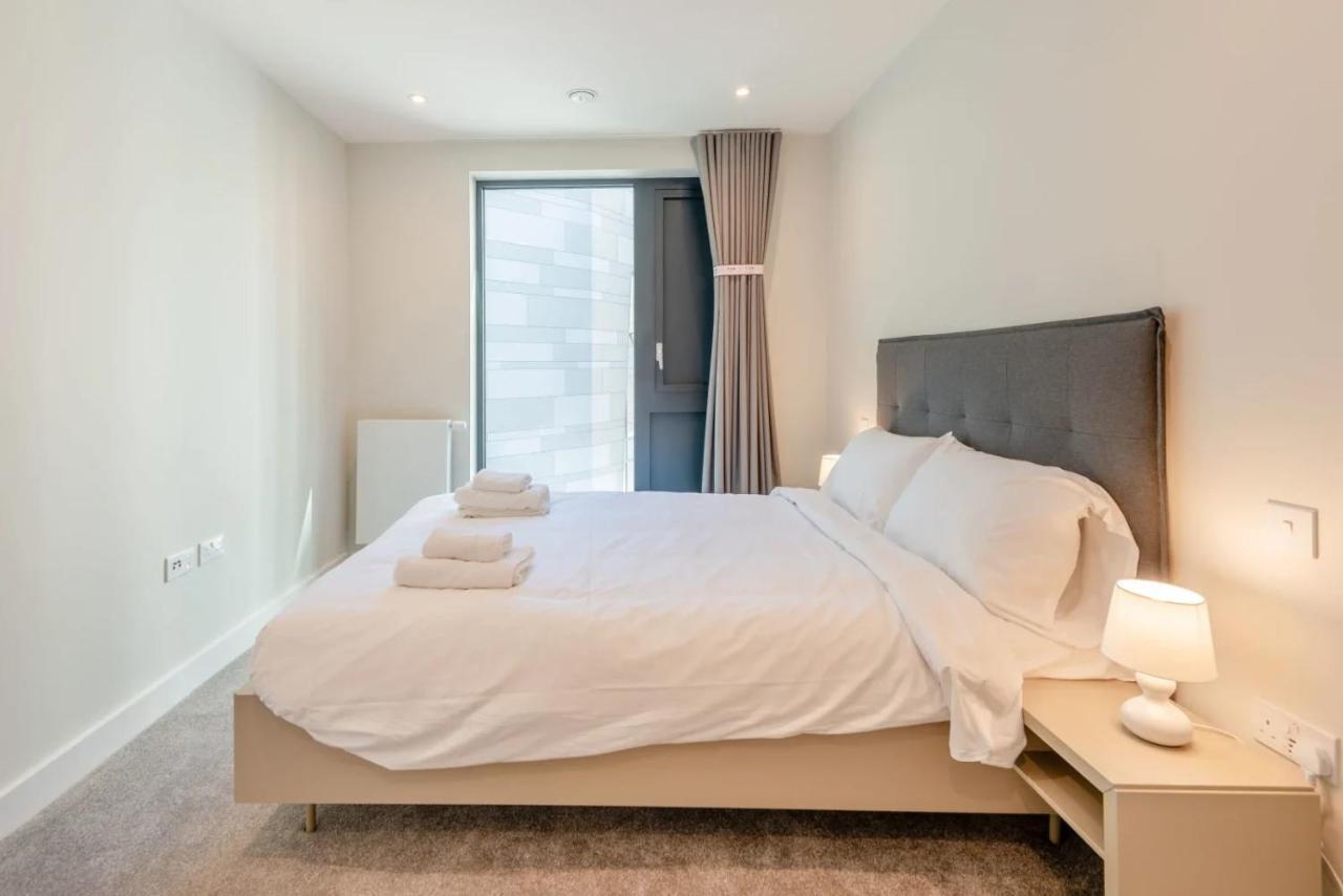 Modern Apartments In Brentford 2 Minutes Walk From Kew Bridge Exteriör bild